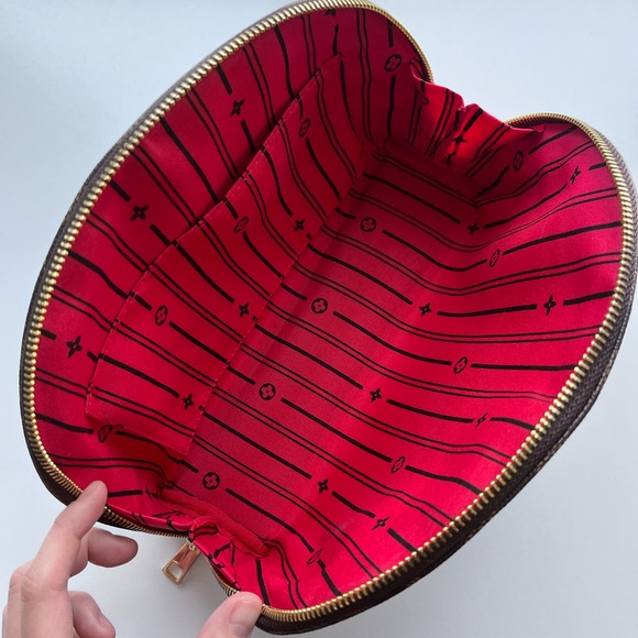 Moon Shaped Makeup Bag - Picture 2 of 4